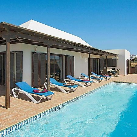 Sapphire Hotel Playa Blanca  Exterior photo