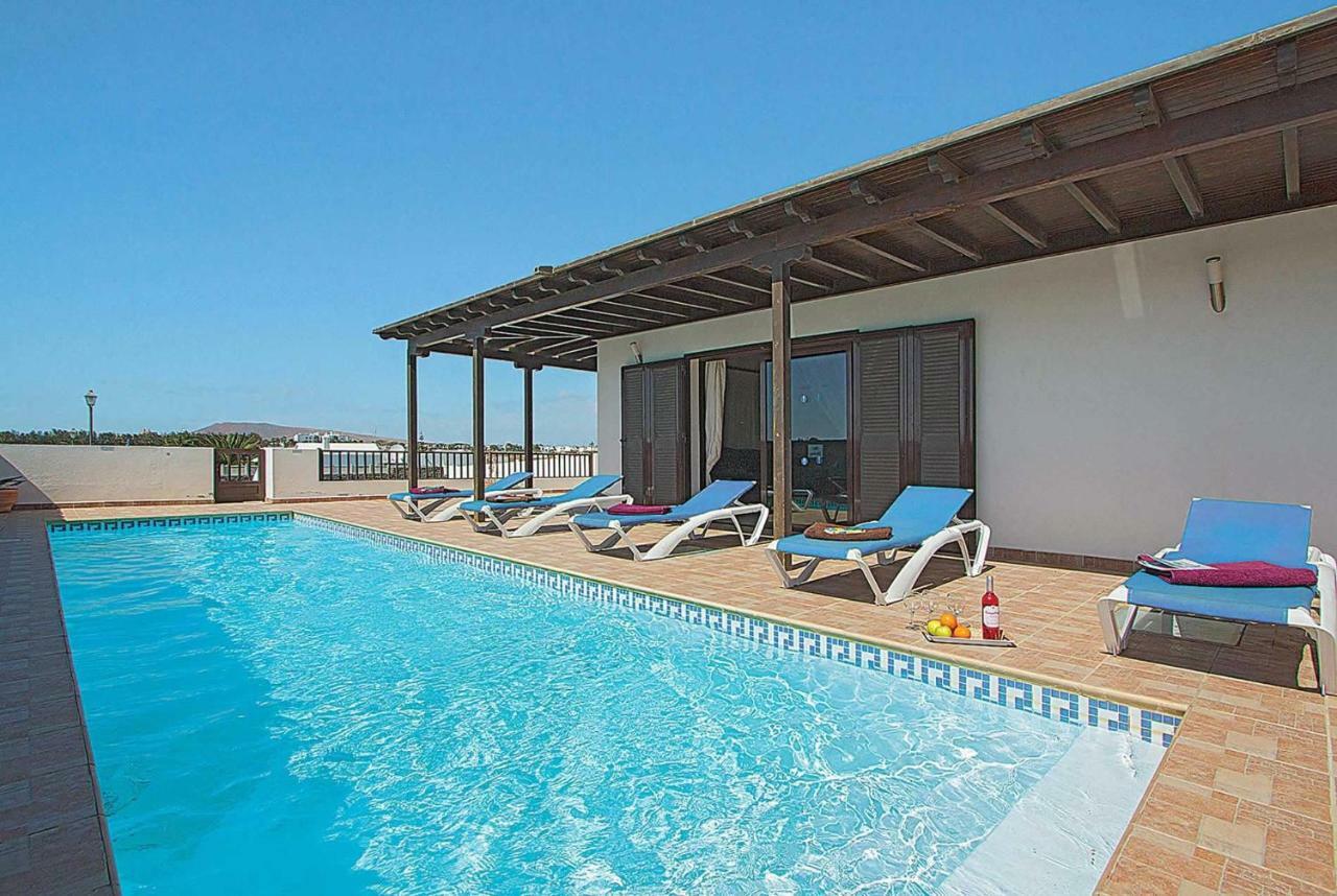 Sapphire Hotel Playa Blanca  Exterior photo