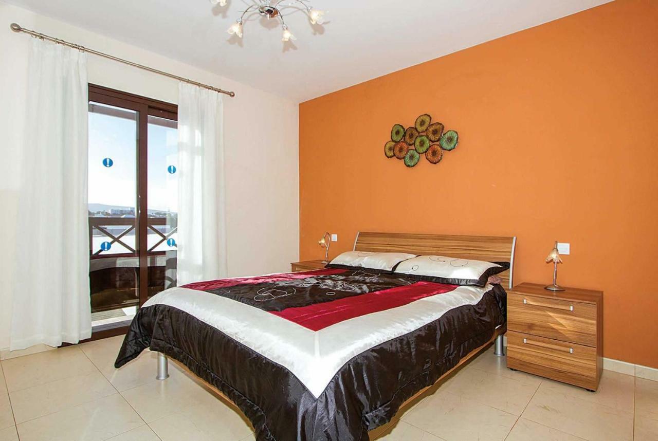 Sapphire Hotel Playa Blanca  Exterior photo